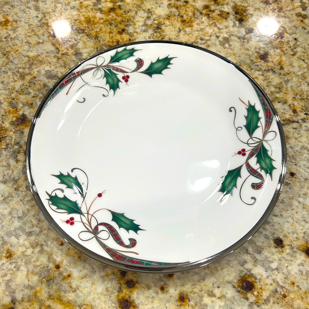 Lenox Holiday Nouveau Platinum White Salad plate 8 1/4” (4)